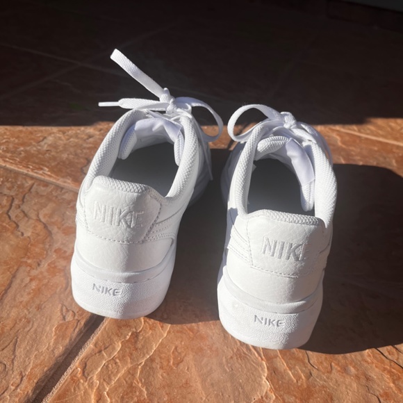 WOMENS NIKE COURT VISION ALTA LEATHER SNEAKER × 1 White / 9 - Picture 2 of 3